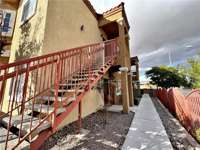 MLS: 2571909 Condo For Sale