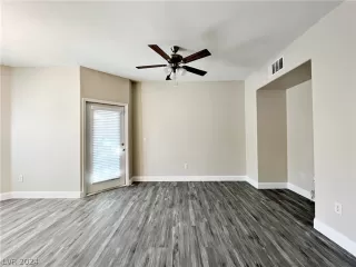 Photo #2: 2571909 Listing 