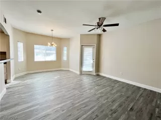 Photo #4: 2571909 Listing 