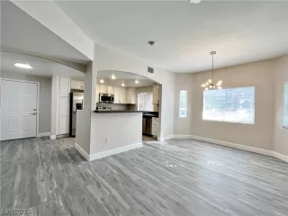 Photo #6: 2571909 Listing 