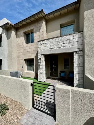 Photo #1: 2571921 Listing 