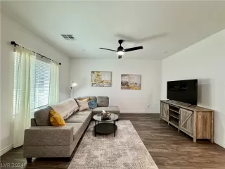 Photo #4: 2571921 Listing 