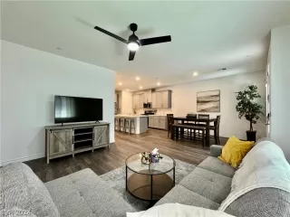 Photo #5: 2571921 Listing 