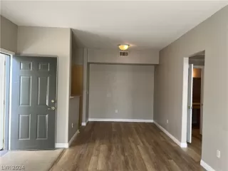 Photo #3: 2571928 Listing