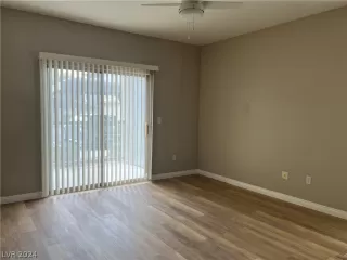 Photo #5: 2571928 Listing