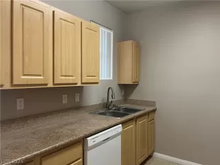 Photo #6: 2571928 Listing