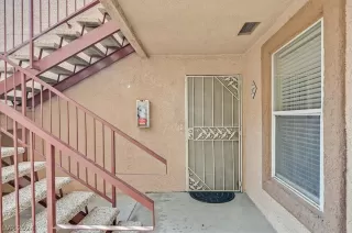 Photo #2: 2571939 Listing