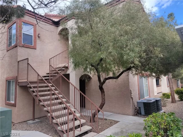 MLS: 2571953 Condo For Sale