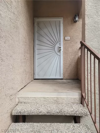 Photo #1: 2571953 Listing 