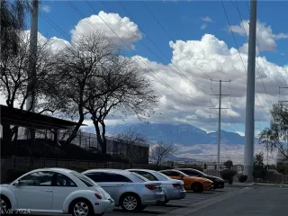 Photo #1: 2571986 Listing