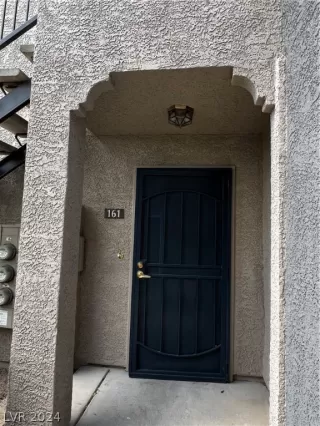 Photo #3: 2571986 Listing