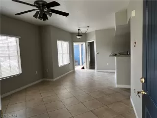 Photo #4: 2571986 Listing