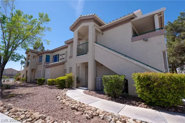 MLS: 2572002 Condo For Sale