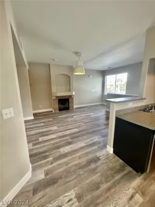 Photo #4: 2572012 Listing 