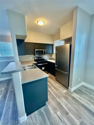 Photo #6: 2572012 Listing 