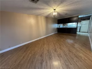 Photo #2: 2572025 Listing 