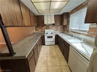 Photo #4: 2572025 Listing 