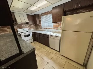 Photo #5: 2572025 Listing 