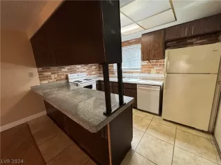 Photo #6: 2572025 Listing 