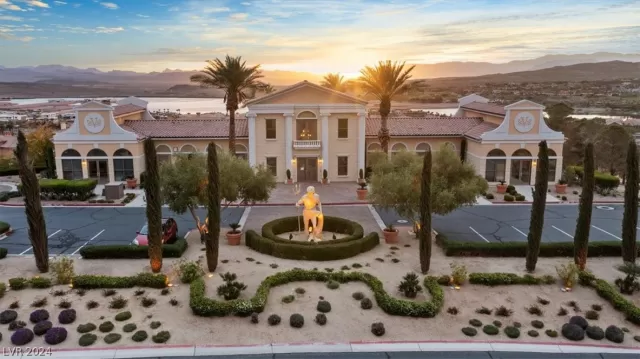 MLS: 2572056 Condo For Sale