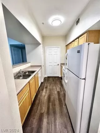 Photo #4: 2572071 Listing 