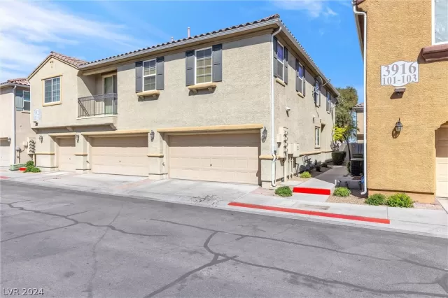 MLS: 2572076 Condo For Sale