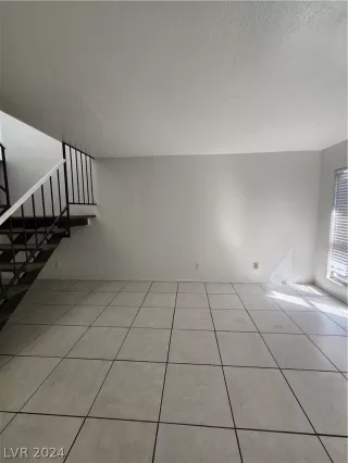 Photo #1: 2572078 Listing 