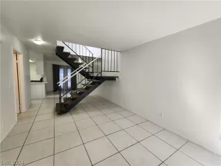 Photo #2: 2572078 Listing 