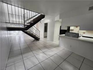 Photo #6: 2572078 Listing 