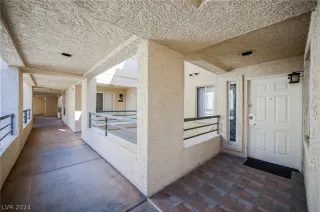 Photo #2: 2572116 Listing