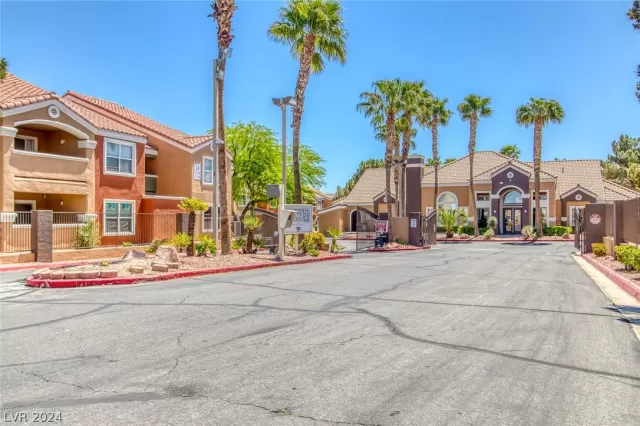 MLS: 2572157 Condo For Sale