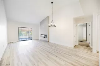 Photo #2: 2572188 Listing