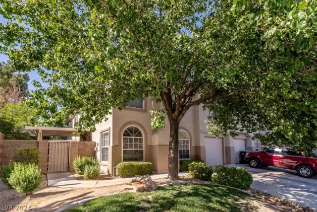 MLS: 2572204 Condo For Sale