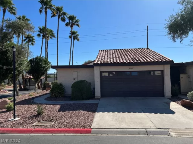 MLS: 2572208 Condo For Sale