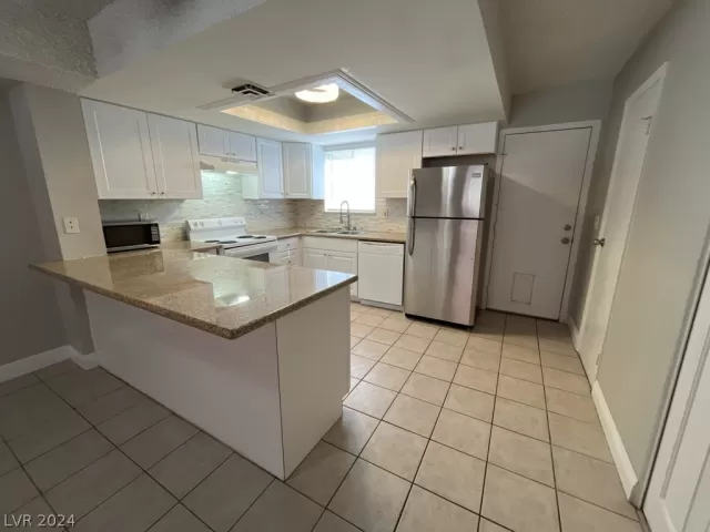 MLS: 2572248 Condo For Sale