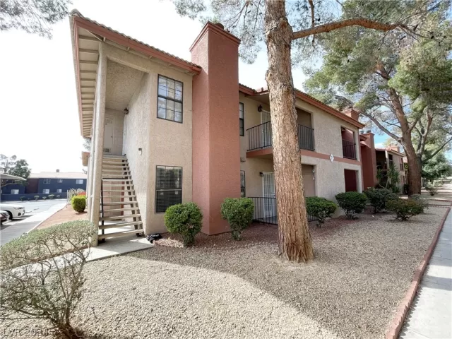 MLS: 2572322 Condo For Sale