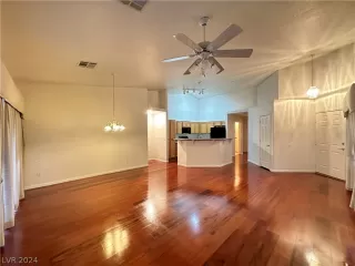 Photo #3: 2572341 Listing