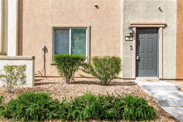 MLS: 2572356 Condo For Sale