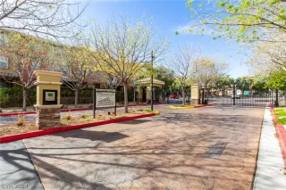 Photo #3: 2572356 Listing