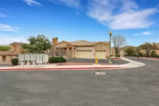 Photo #4: 2572361 Listing