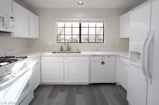 Photo #4: 2572376 Listing