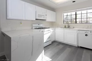 Photo #5: 2572376 Listing