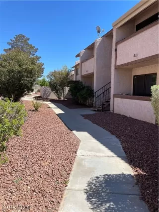 Photo #1: 2572401 Listing