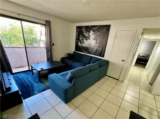 Photo #2: 2572401 Listing