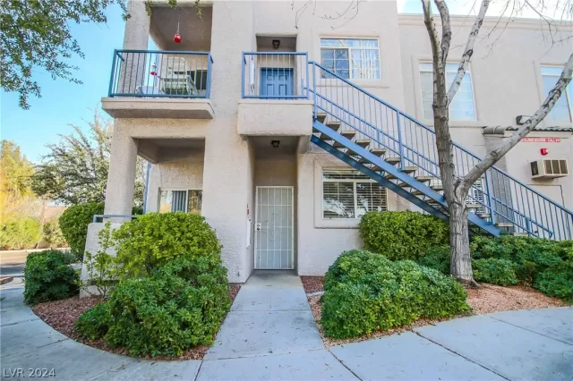 MLS: 2572403 Condo For Sale