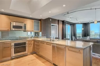 Photo #4: 2572412 Listing