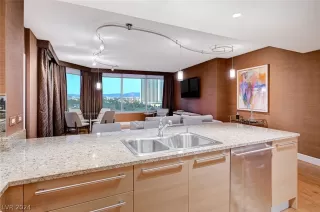 Photo #5: 2572412 Listing