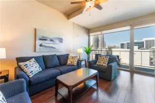 Photo #1: 2572449 Listing