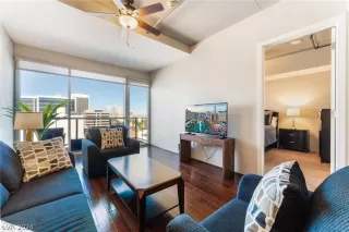 Photo #2: 2572449 Listing