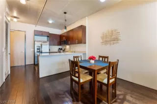 Photo #4: 2572449 Listing